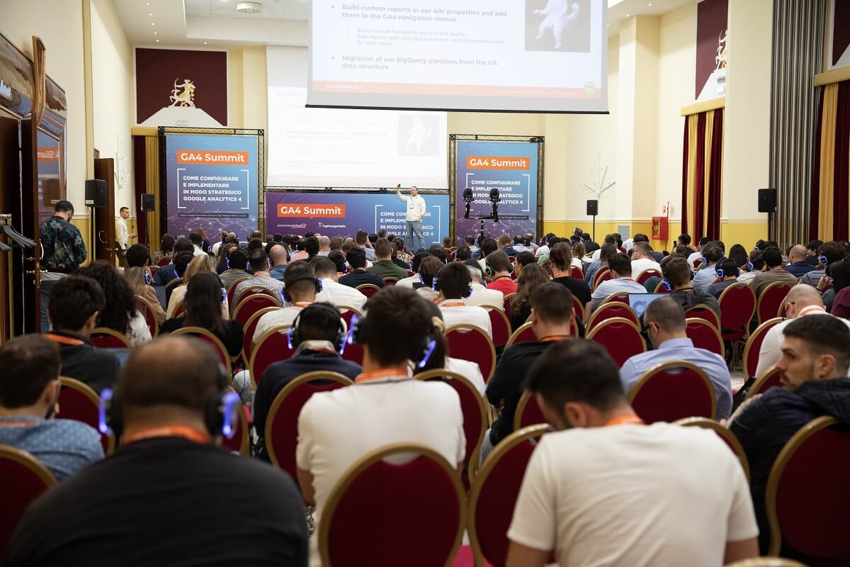 Speech sala GA4 Summit evento su Google Analytics 4 e digital analytics Speech sala GA4 Summit evento su Google Analytics 4 e digital analytics